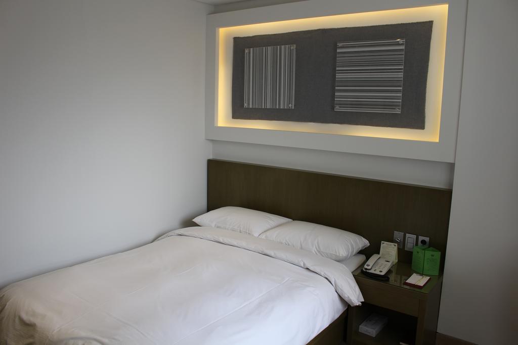 Insadong Crown Hotel Seoul Exterior photo