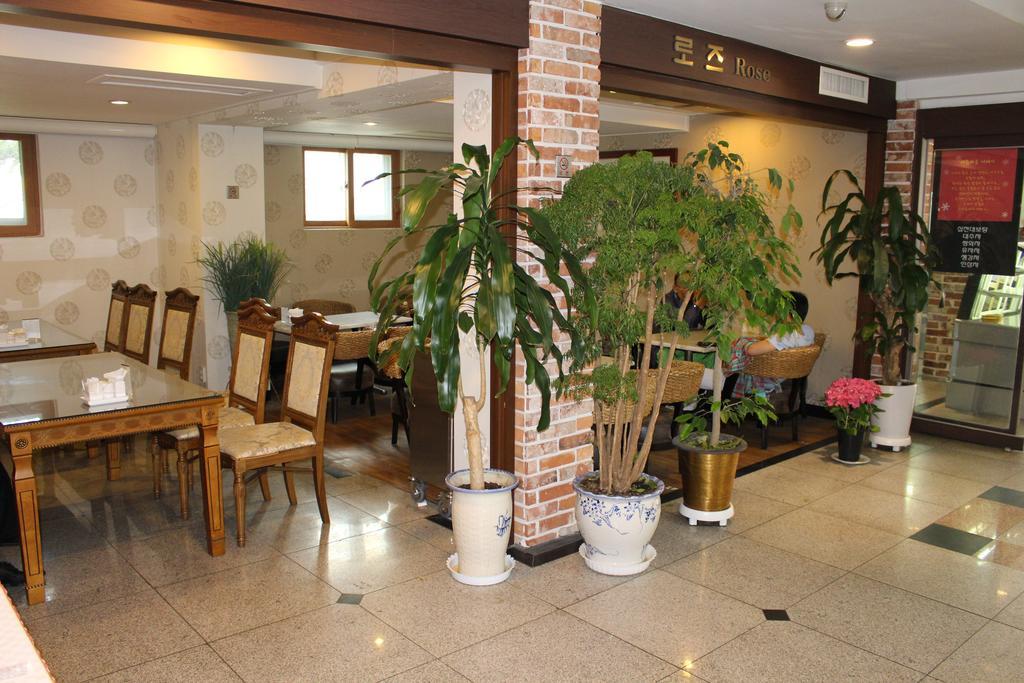 Insadong Crown Hotel Seoul Exterior photo
