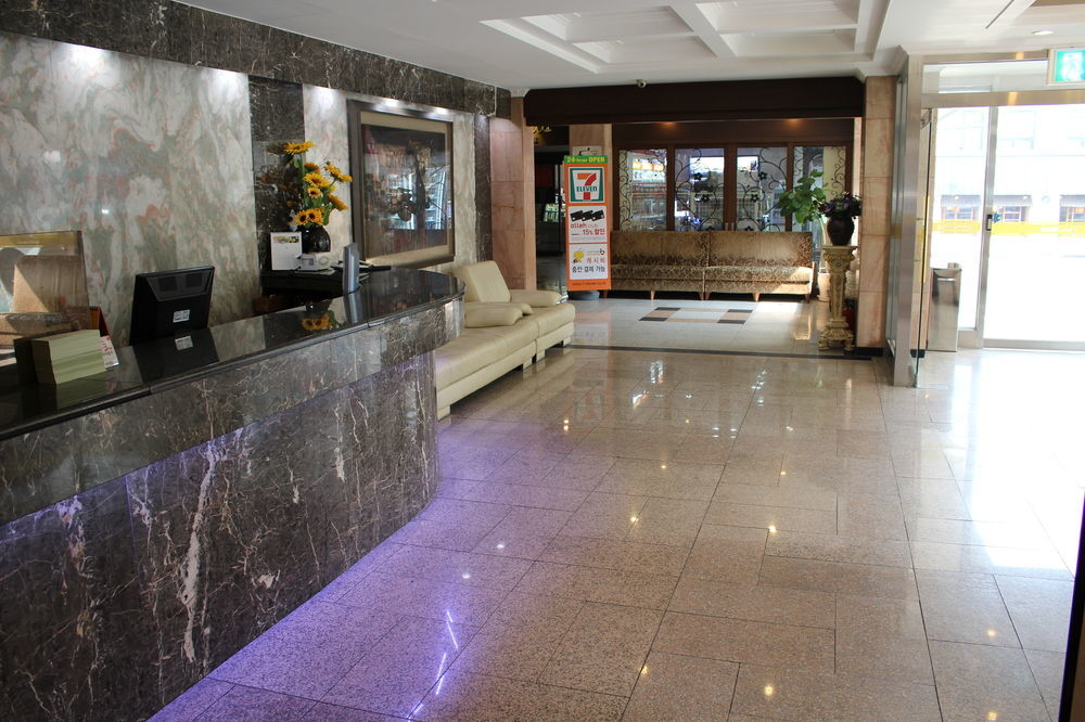 Insadong Crown Hotel Seoul Exterior photo