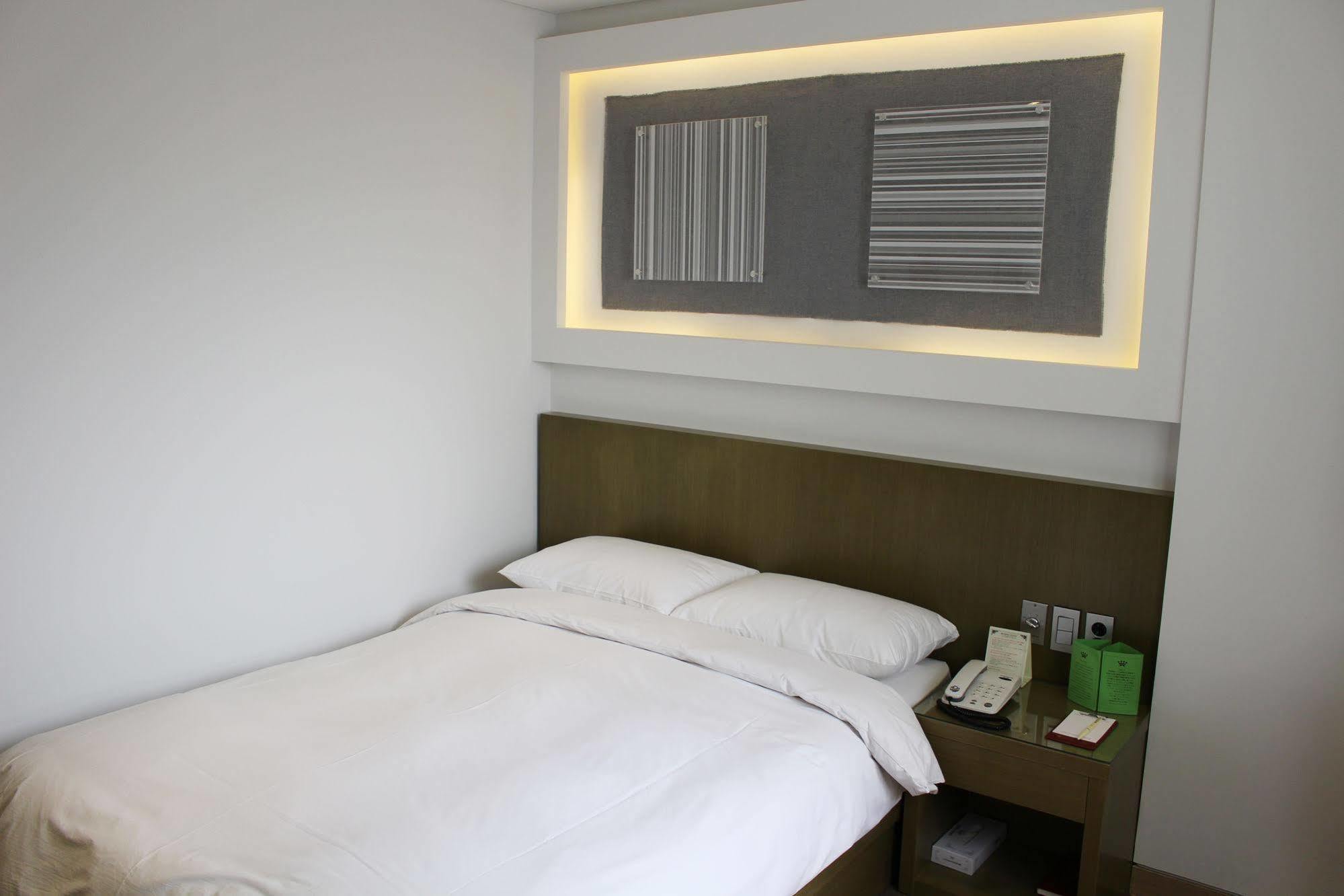 Insadong Crown Hotel Seoul Exterior photo