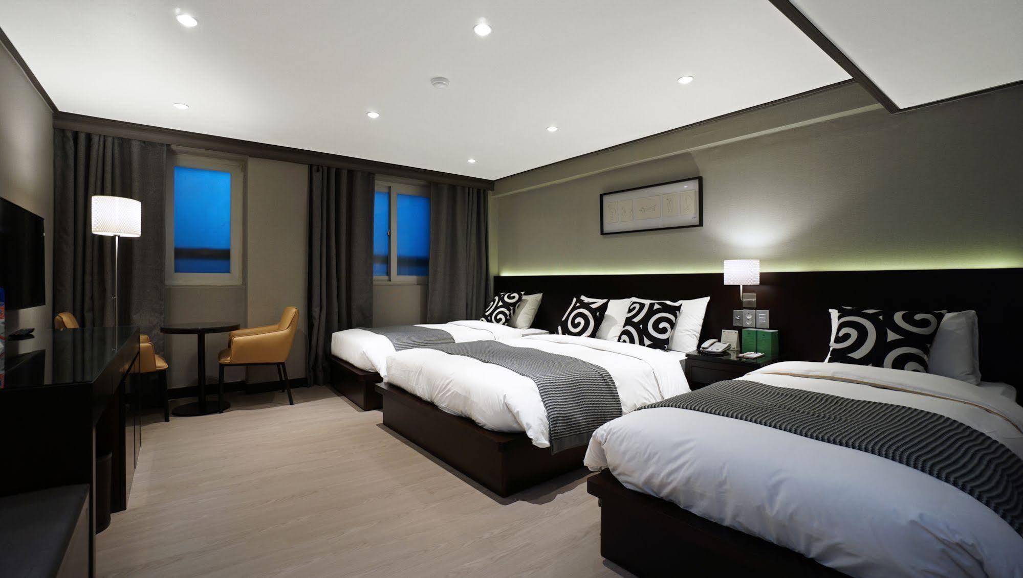 Insadong Crown Hotel Seoul Exterior photo